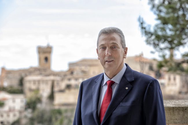 Antonio-Bravi-Sindaco-Recanati-3-650x434