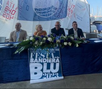 BANDIERA-BLU-3-e1689439768274-325x284