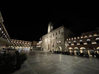 FOTO-DI-ANTEPRIMA_P.zza-del-Popolo-3-325x244