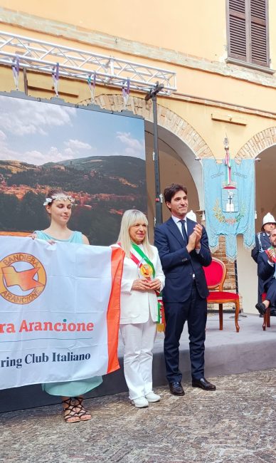 bandiera-arancione-san-severino-3-388x650