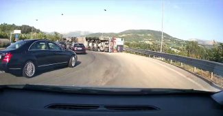 camion-ribaltato-camerino