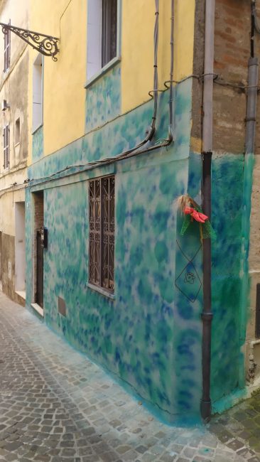 casa-blu-civitanova-alta-1-366x650