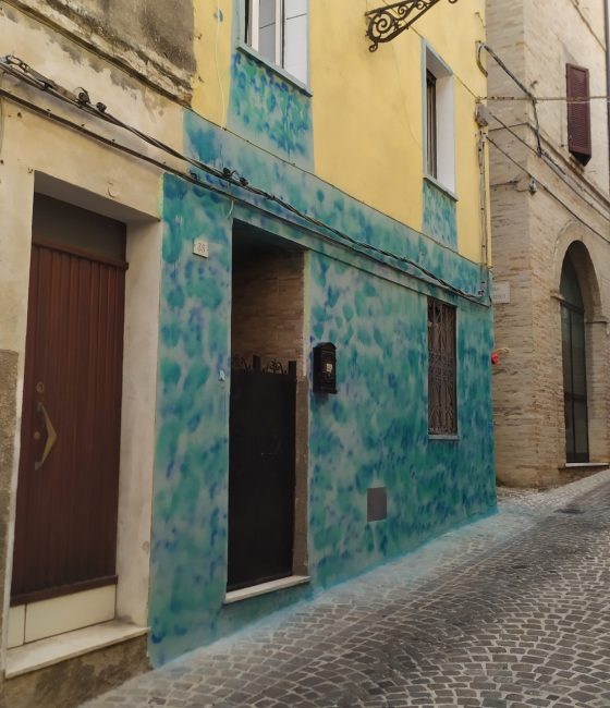 casa-blu-civitanova-alta-2-560x650