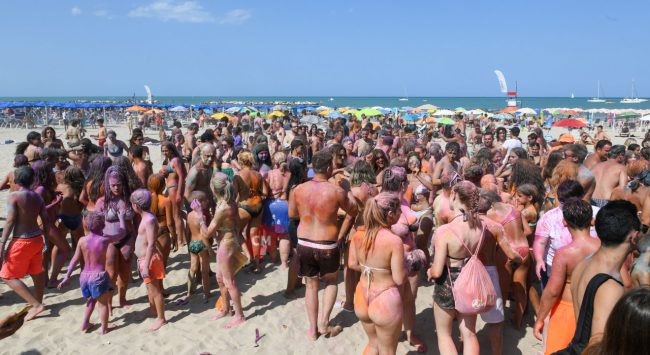 color-day-spiaggia-lungomare-centro-civitanova-FDM-3-650x355