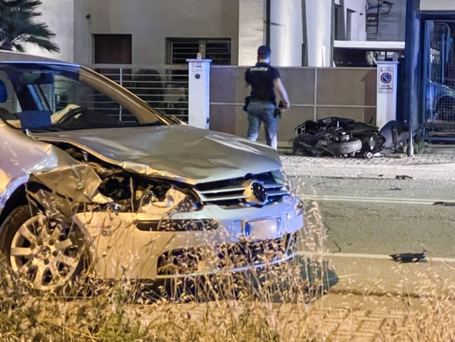 incidente-mortale-scooterone-contro-auto-statale-adriatica-pse-7-650x488