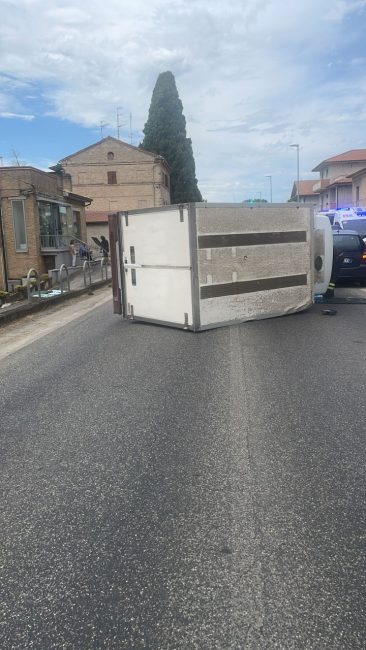 incidente-recanati4-366x650