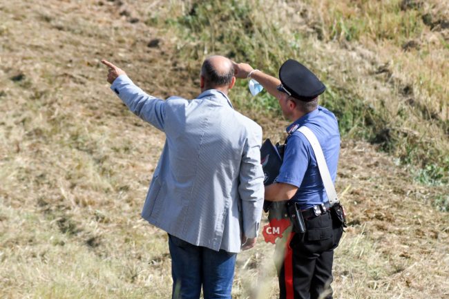 ritrivamento-cadavere-nel-campo-strada-delle-vergini-civitanova-alta-FDM-2-650x433