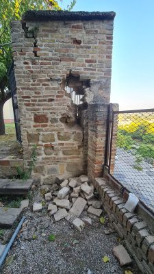 atto-vandalico-muro-s-nicola-2-225x400