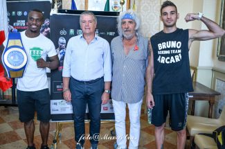 da-sx-il-campione-Charly-Metonyekpon-assessore-Claudio-Morresi-presidente-Luciano-Romanella-sfidante-Federico-Schinina