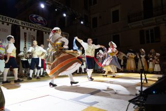 folklore_pistacoppi-2-325x217