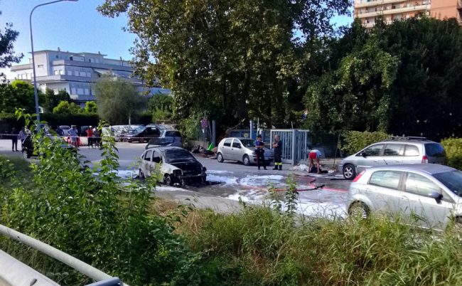 incendio-auto-hotel-house-e1691590821364-650x402