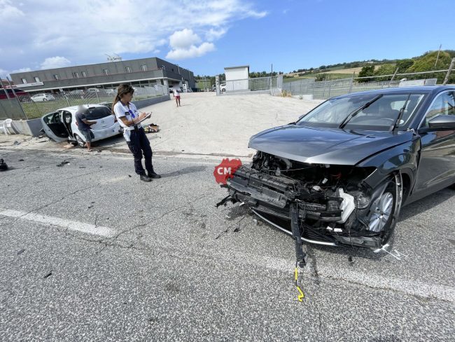 incidente-stradale-strada-maceratese-civitanova-FDM-1-650x488