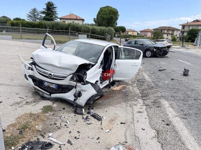 incidente-stradale-strada-maceratese-civitanova-FDM-5-650x488