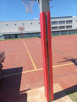 palo-foderato-campo-basket-1-300x400