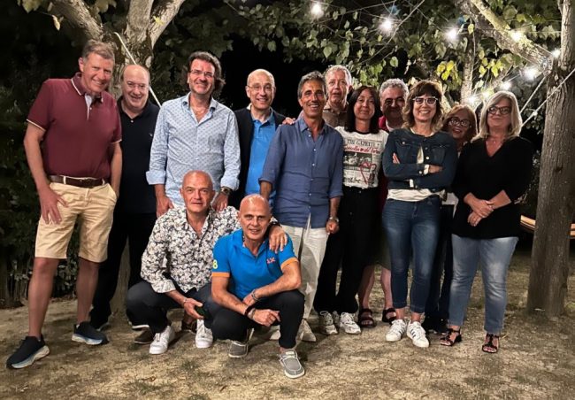 reunion-40-anni-diploma-e1692022082404-650x452