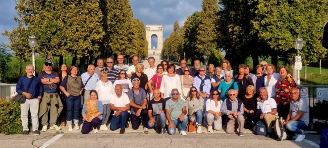 FOTO-DI-GRUPPO-AL-SACRARIO-DI-ASIAGO