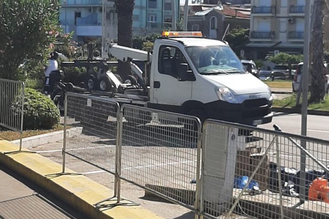 rimozione-auto-civitanova-3-e1693668378294-650x432