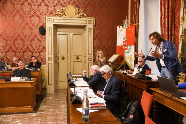 TORRESI_Consiglio-comunale-FF-3-650x434