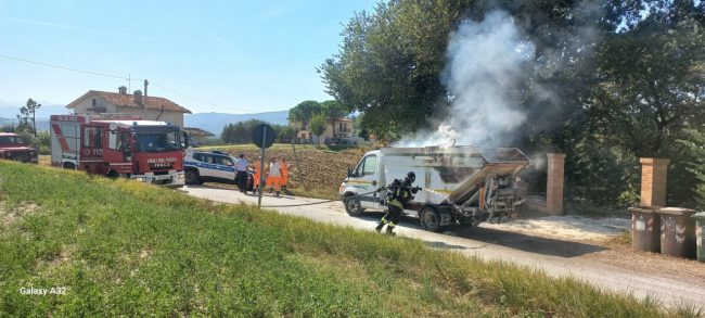 camion-cosmari-carta-a-fuoco-1-650x293