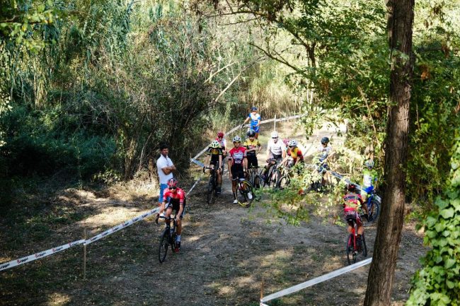 giro-ditalia-ciclocross-corridonia-2-650x433
