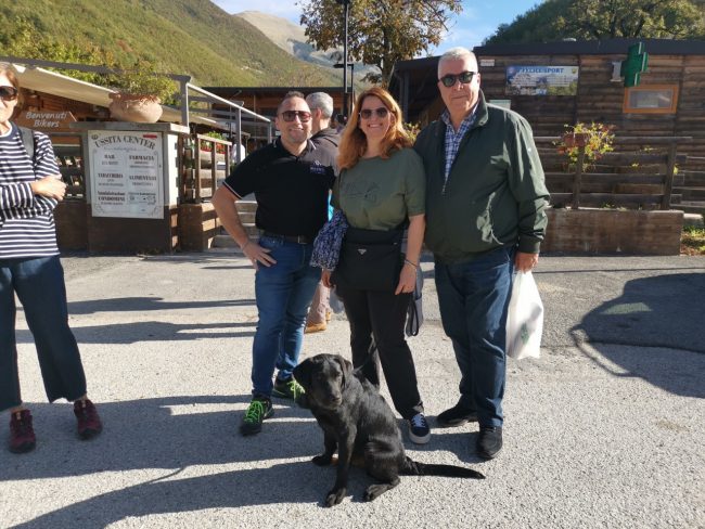 il-consigliere-Paolo-del-Brutto-il-sindaco-di-Ussita-Silvia-Bernardini-e-lassessore-al-turismo-Roberto-Napoleone