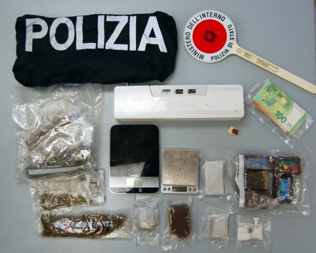 polizia-archiviato-1-650x520