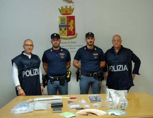 polizia-archiviato-2-650x503