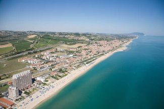 spiaggia-porto-potenza-picena_005-325x217