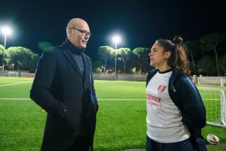 Il-rettore-John-McCourt-con-la-capitana-Maria-Salvucci