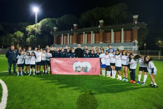 foto-di-gruppo-calcio-femminile-mccourt