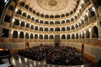 lauro-rossi-teatro-Appassionata-9-novebre-2023-1-325x216