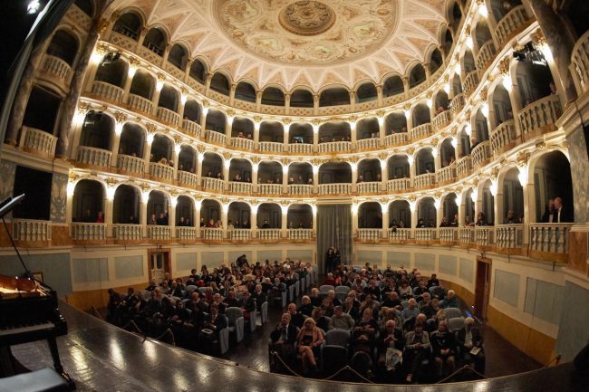 lauro-rossi-teatro-Appassionata-9-novebre-2023-1-650x433