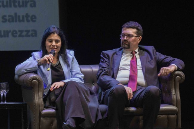 Per-il-Cpt-Filomena-Palumbo-vice-pres-e-pres-Luca-Petteruti-2-650x433