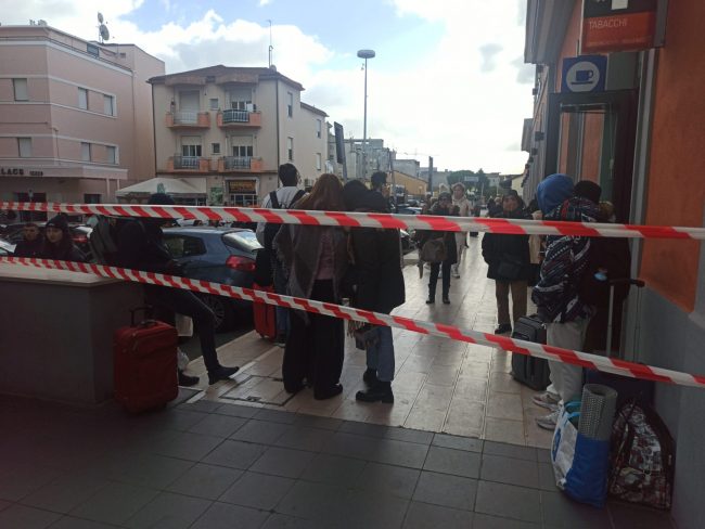 allarme-bomba-stazione1-650x488