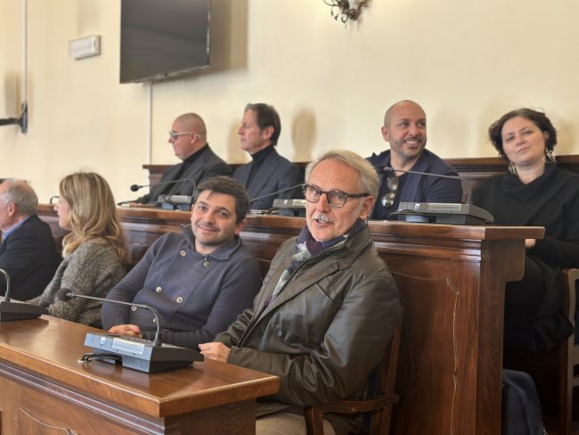 auguri_dipendenti_comune-3-650x488