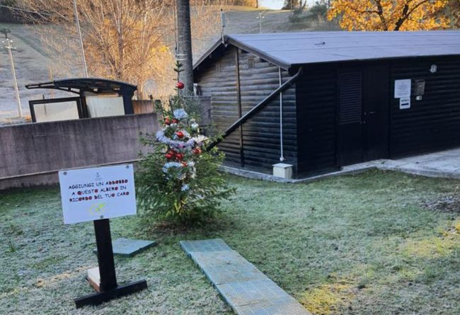 cimitero-albero-natale