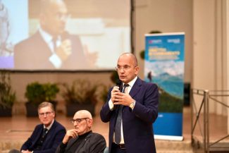 fondazione-carima-morrovalle16-325x217