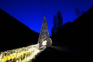 illuminazione-acque-pieve-torina_01-325x217