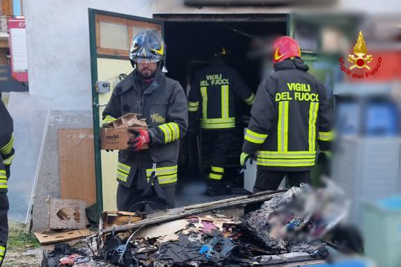 incendio-garage-cingoli-1