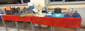 Castelli-e-stemmi-araldici-realizzati-dai-ragazzi-in-classe-prima