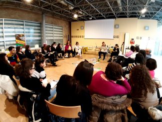 Corso-volontari-Nati-per-leggere-Treia-2-325x244
