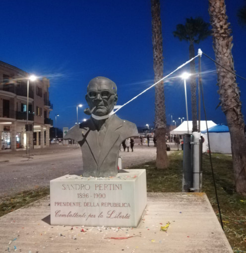 busto-sandro-pertini