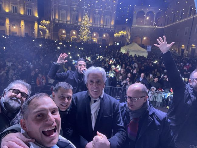 caapodanno-piazza-macerata-3-650x488