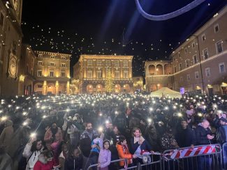 capodanno-macerata-3-325x244