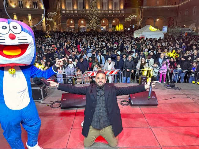 capodanno-piazza-macerata-11-650x488