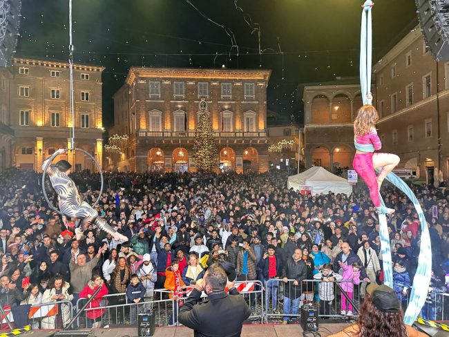 capodanno-piazza-macerata-13-650x488