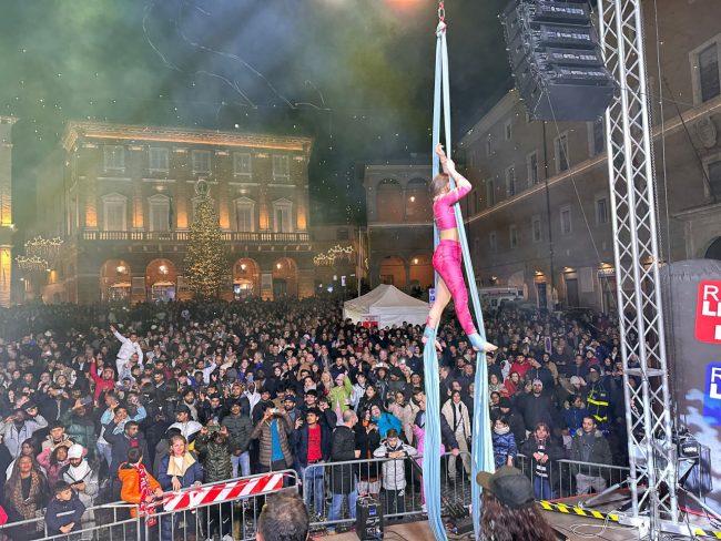 capodanno-piazza-macerata-15-650x488