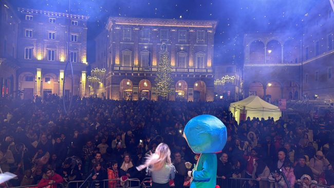 capodanno-piazza-macerata-4-650x366