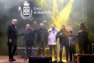 capodanno_foto_carlo_torresi-1-325x217