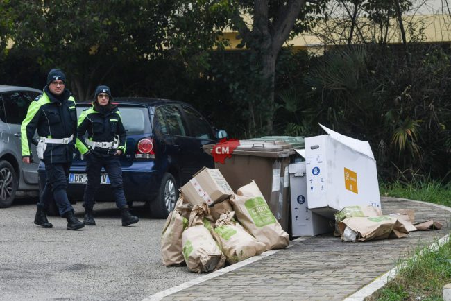 ritrovamento-ordigno-bellico-polizia-e-polizia-locale-via-fermi-civitanova-FDM-2-650x434